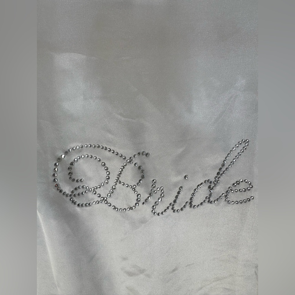NEW Satin Rhinestone Bride Robe White NWOT Bridal Robe Classy Bride Silk… - Picture 7 of 10
